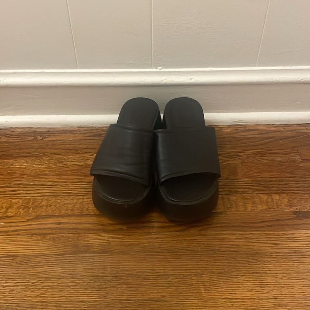 H&M Platforms - Picture 3 of 5